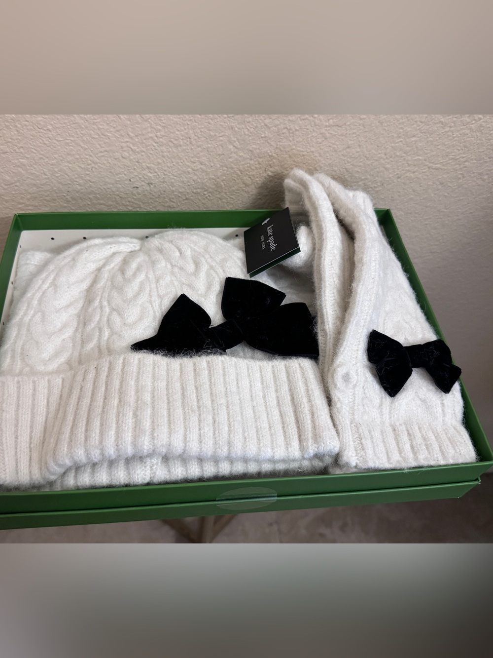 Women Kate Spade gift box beanie arm warmer scarf cream wool blend cable knit